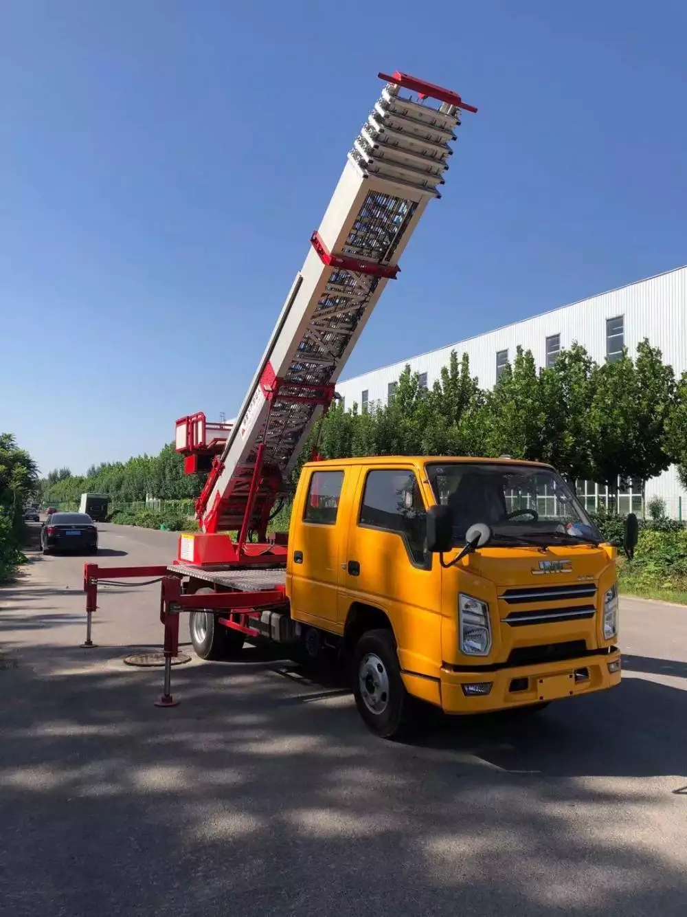 庆云附近的云梯车出租服务：轻松解决高空作业需求